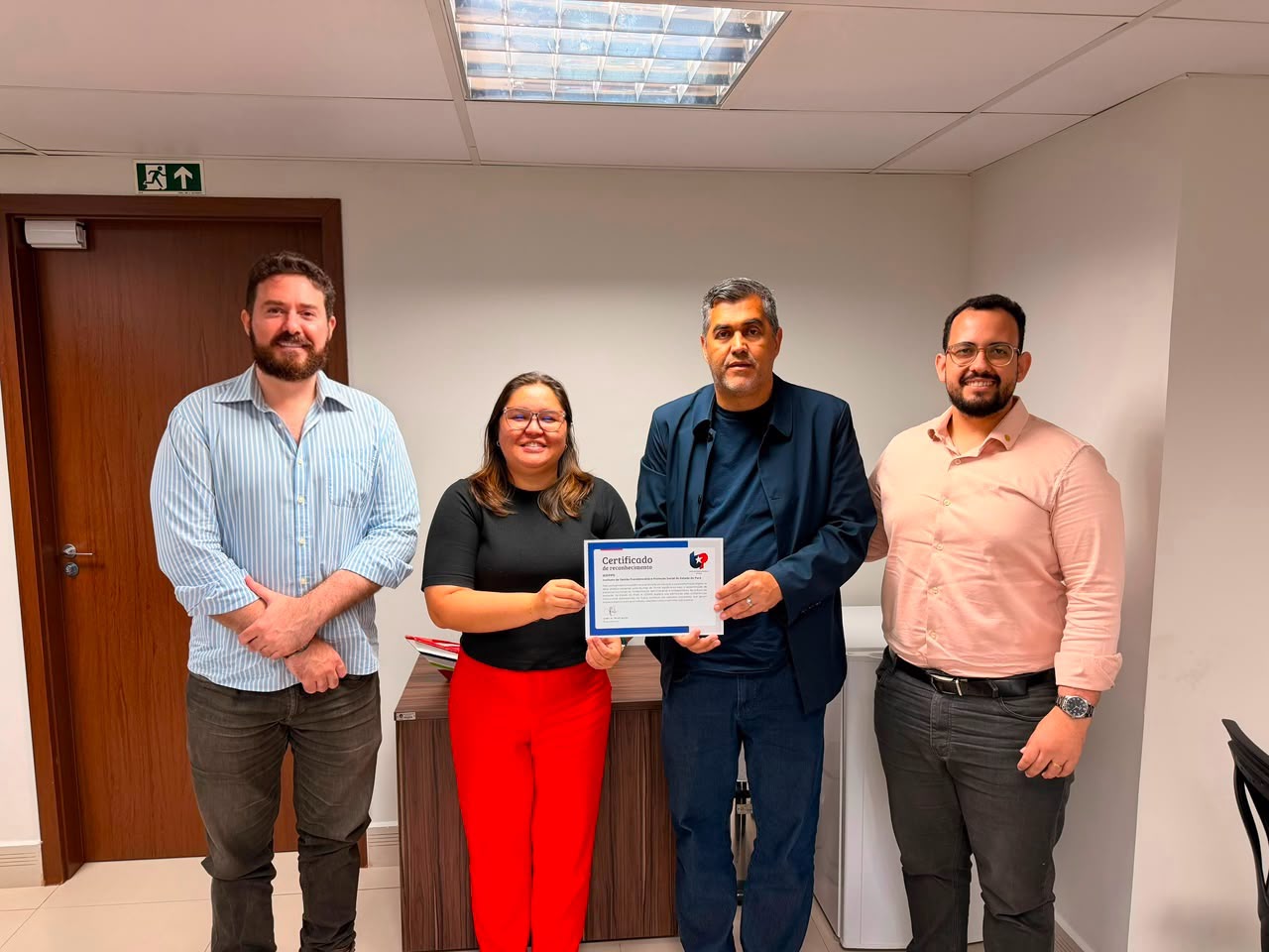 UDEPA entrega certificado ao IGEPPS e conhece parque tecnológico, dashboards e totens de autoatendimento