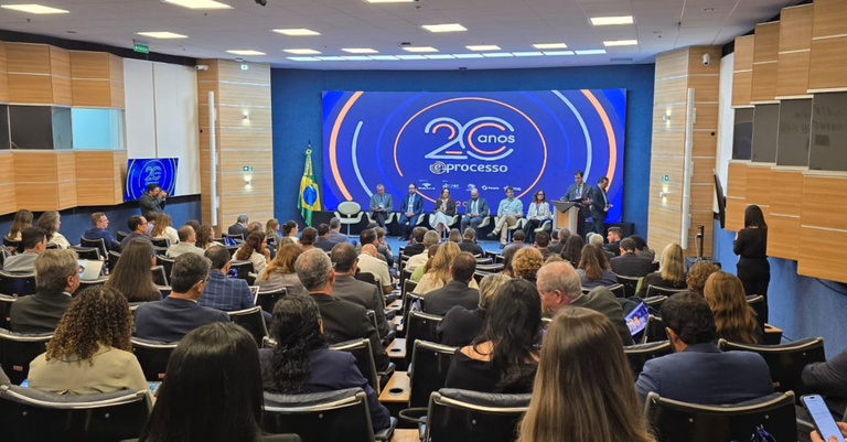 20 anos do e-Processo: desafios superados e transformações profundas na administração pública